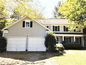 Building Photo - 2601 Briar Ridge Dr