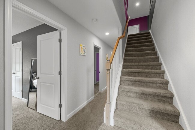 Building Photo - Spacious 6-Bedroom Home with Private Backy...
