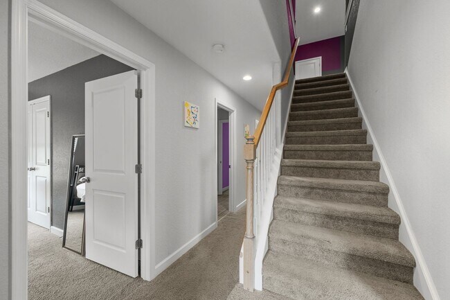 Building Photo - Spacious 6-Bedroom Home with Private Backyard in Norfolk