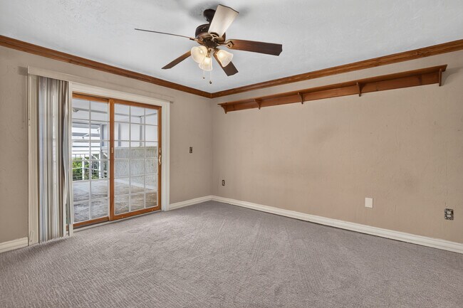 Building Photo - 414 Somerset Dr