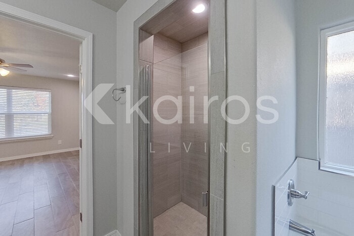 Building Photo - 2803 Bismarck Ave