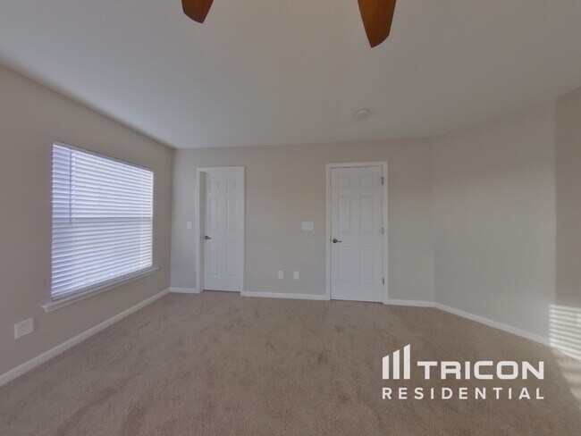 Building Photo - 379 Charter Oak Ct