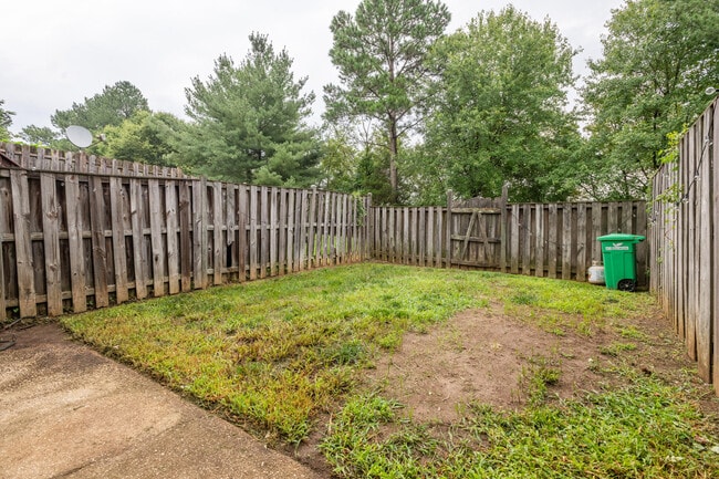 Building Photo - 12043 Hallandale Terrace