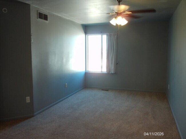 Building Photo - 50450 Bay Run N