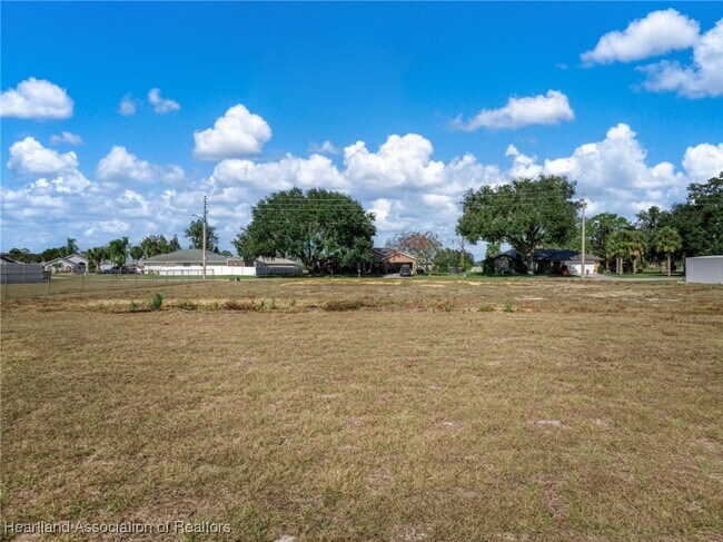 Building Photo - 6303 Red Cedar Rd