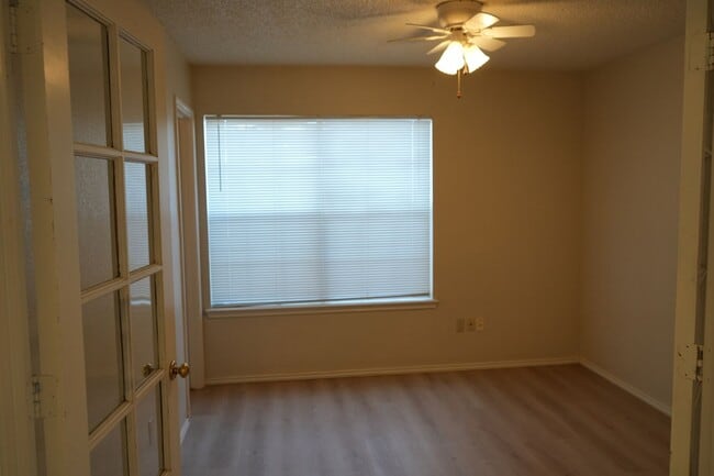 Building Photo - Southwest Lubbock 3 Bedroom