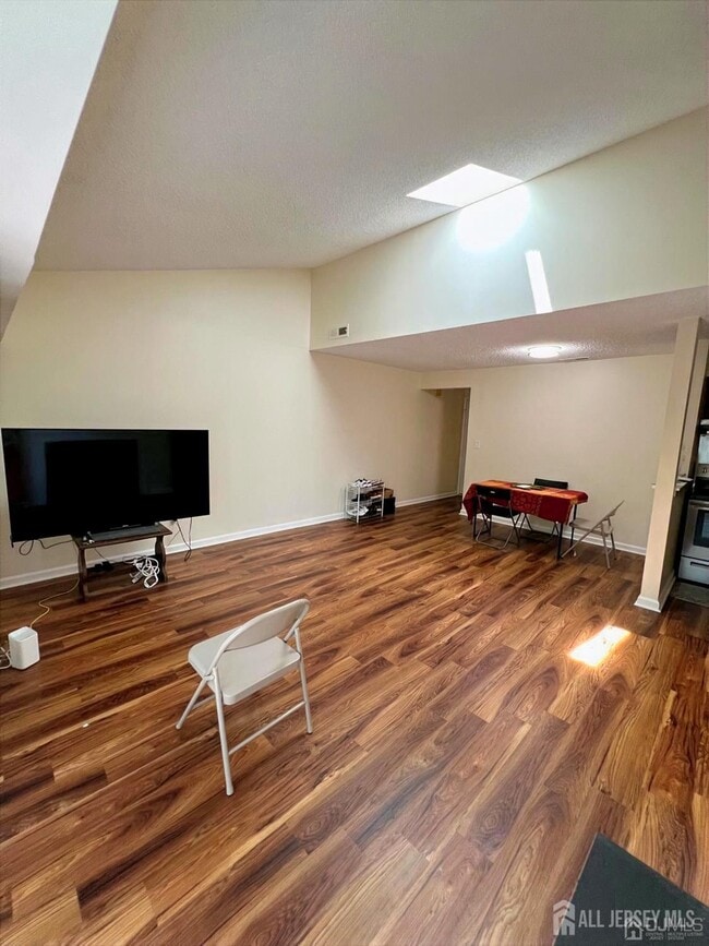 Building Photo - 2304 Aspen Dr