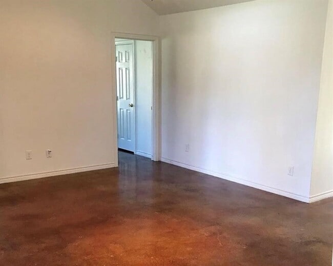 Building Photo - 90 County Rd 2269