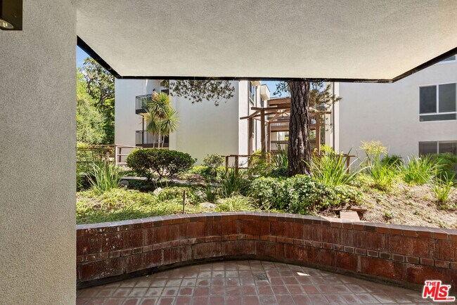 Building Photo - 1340 S Beverly Glen Blvd
