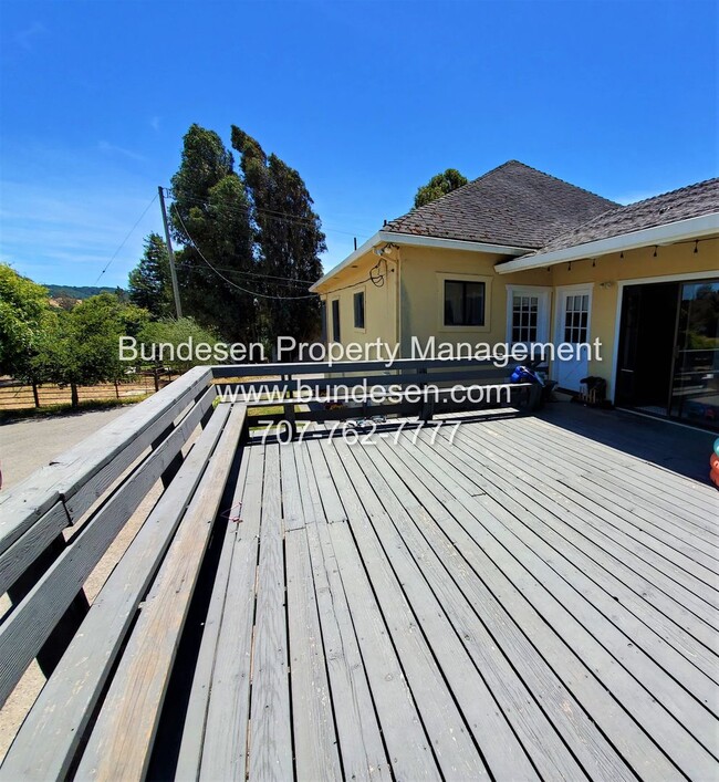 Building Photo - Charming Country Home for Rent in West Pet...