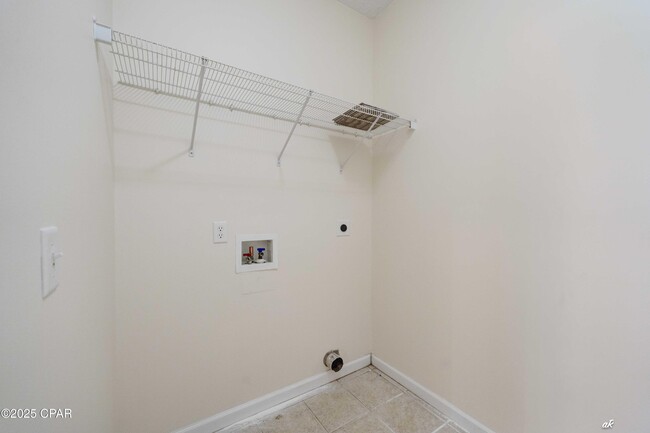 Building Photo - 2608 Laurel Dr
