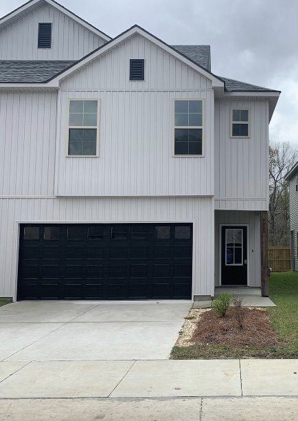 Building Photo - The Cottages at University Villas 3 bedroo...