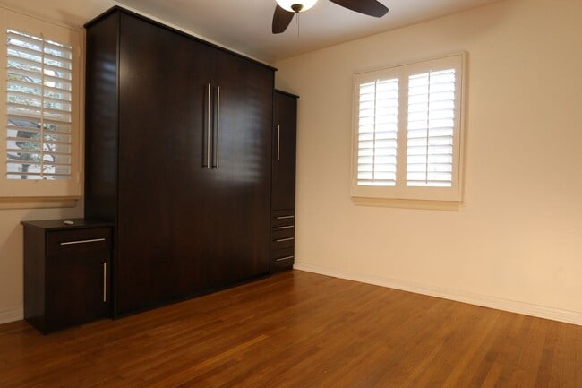 Building Photo - Comfort Meets Style in This Updated Kentwood Home