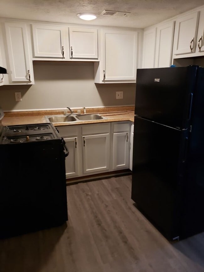 Building Photo - The Landing at Lex