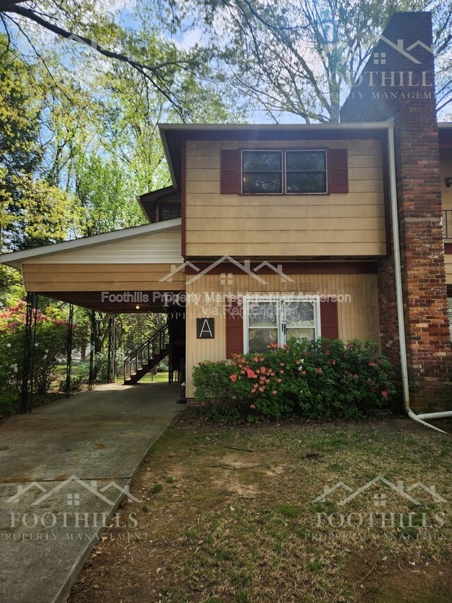 Building Photo - 130 Tanglewood Dr