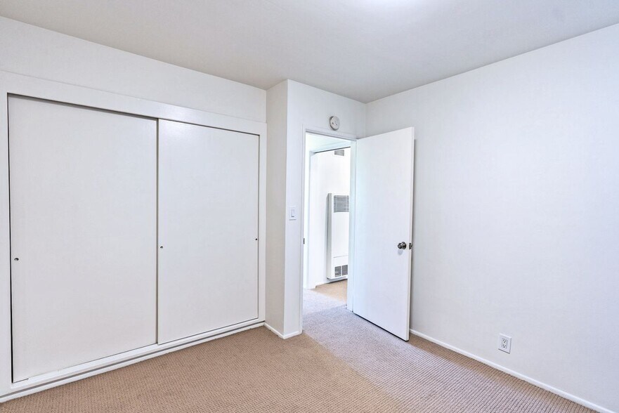 Building Photo - 1801 Fair Oaks Ave