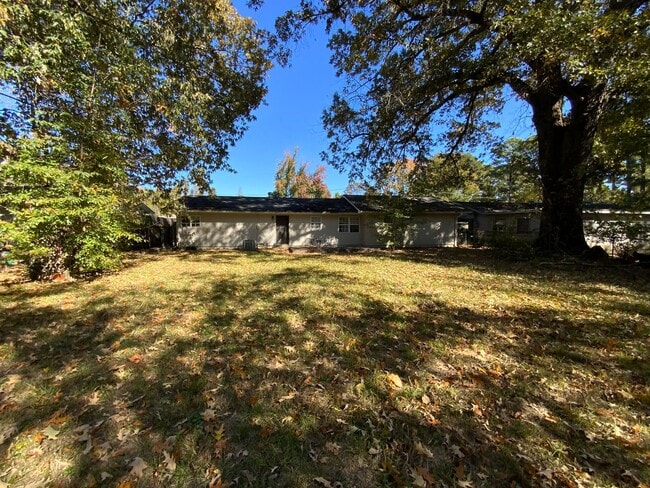 Building Photo - 115 Blakely Rd