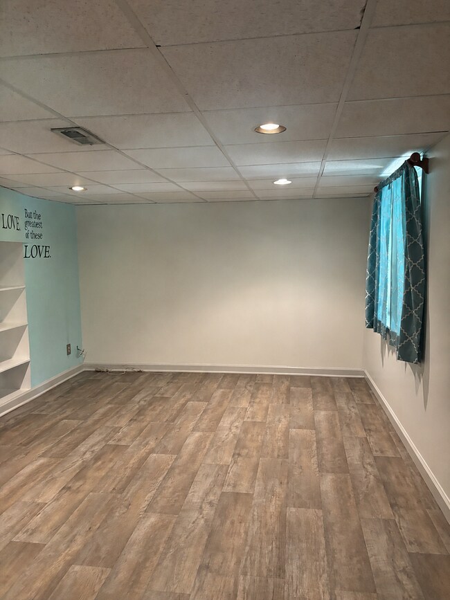 Building Photo - Renovated 3 Bedroom Home in Ashland City!