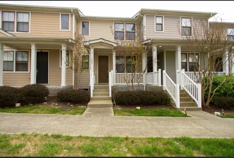 Primary Photo - 1809 Wild Oaks Ct