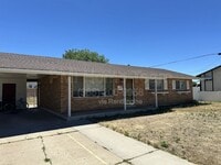 Building Photo - 273 Laker Wy