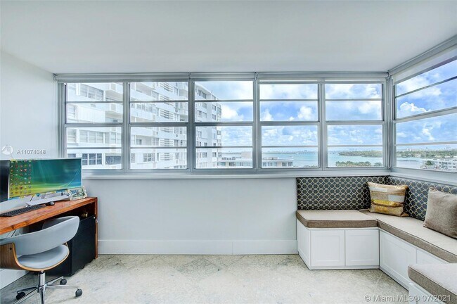 Building Photo - 5 Island Ave