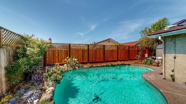 Building Photo - 1321 Berrydale Dr