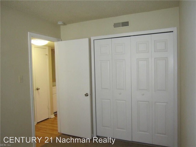 Building Photo - 2 br, 1 bath House - 3752 A Towne Point Road