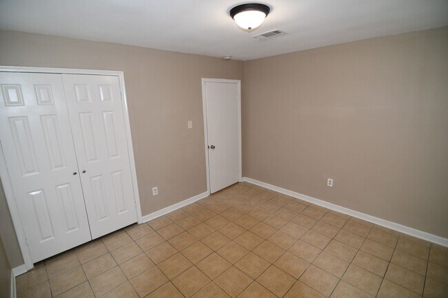 Building Photo - Must See!  Newly renovated, 3 bedroom, 1 bath home in Brownsfield off Plank Road