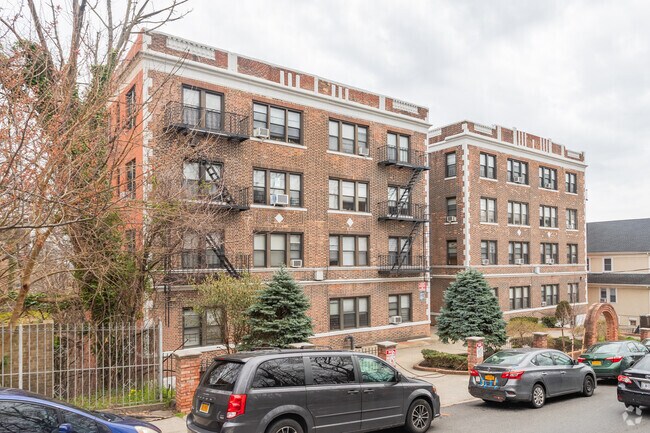 Primary Photo - 25 Sherman Ave