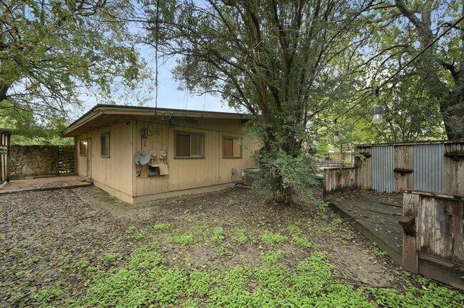 Building Photo - 1815 Ohlen Rd