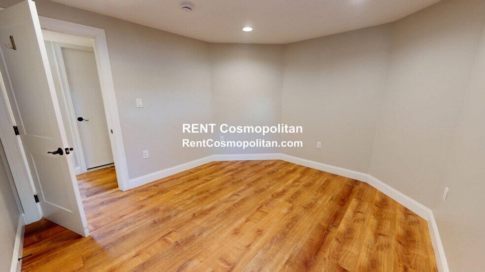 Building Photo - 41 Sydney St