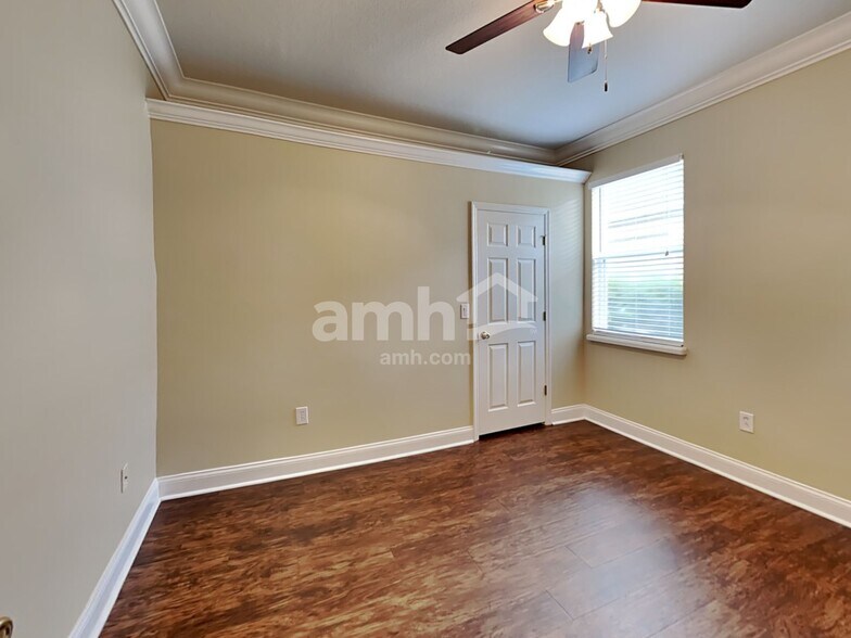 Building Photo - 8346 Old Town Dr