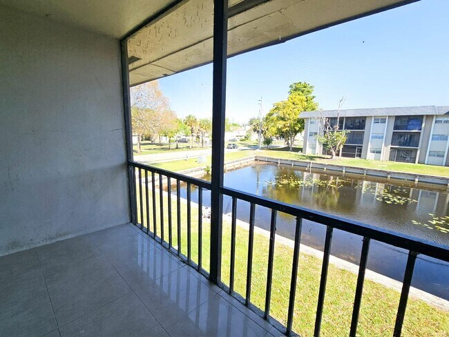 Building Photo - 8051 S Colony Cir