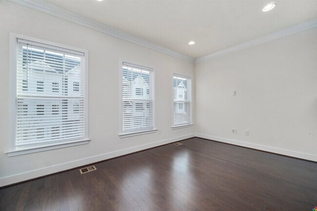 Building Photo - 5302 Masons Ln