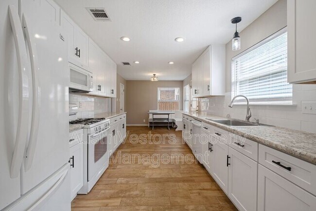 Building Photo - 16409 Port Hood Dr