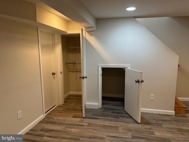 Building Photo - 2607 Farmington Dr