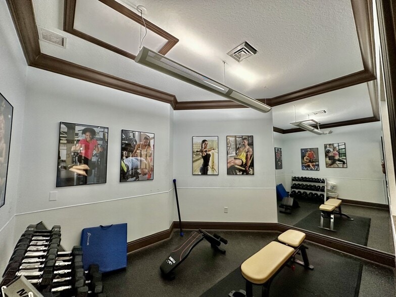 Building Photo - 12935 Violino Ln