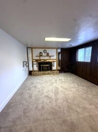 Building Photo - 825 W Arapahoe Ave