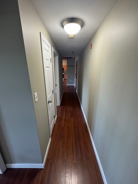 Hallway to Bedrooms & Bathroom - 471 Silver St