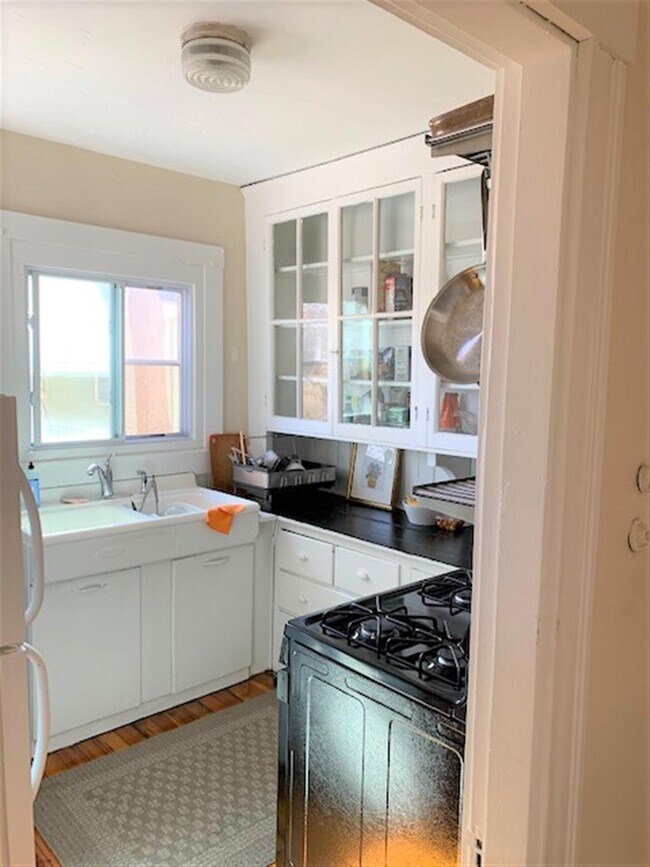 Building Photo - 450 Broadway