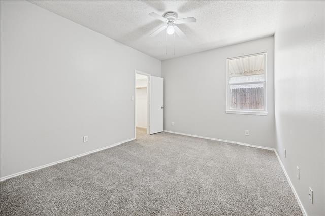 Building Photo - 3933 Parkhaven Dr