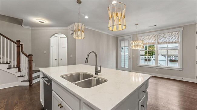 Building Photo - 183 Fowler St