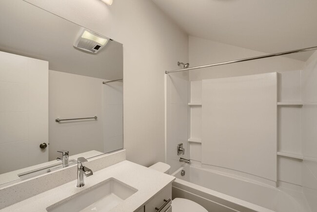 Building Photo - Immaculate Newer Construction - 3 Bed 2 Ba...