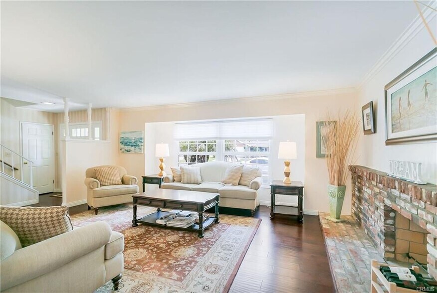 Building Photo - 17353 Elm St