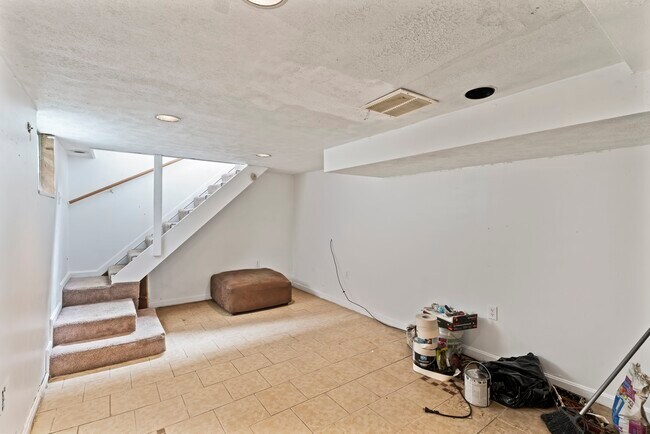 Building Photo - 2404 Saunders Station Rd