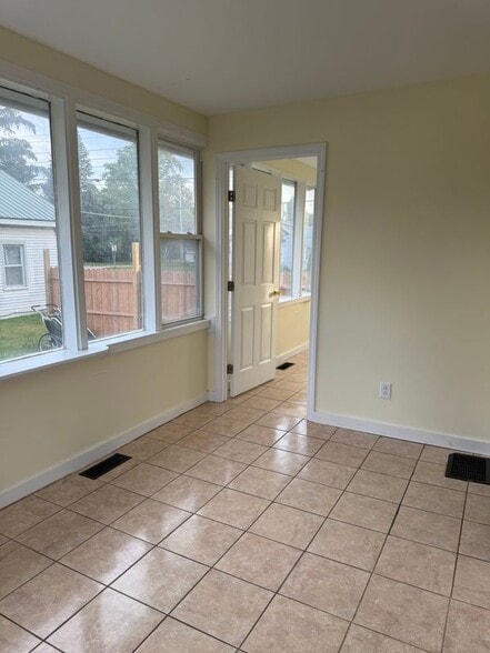 Building Photo - 1540 North Ave