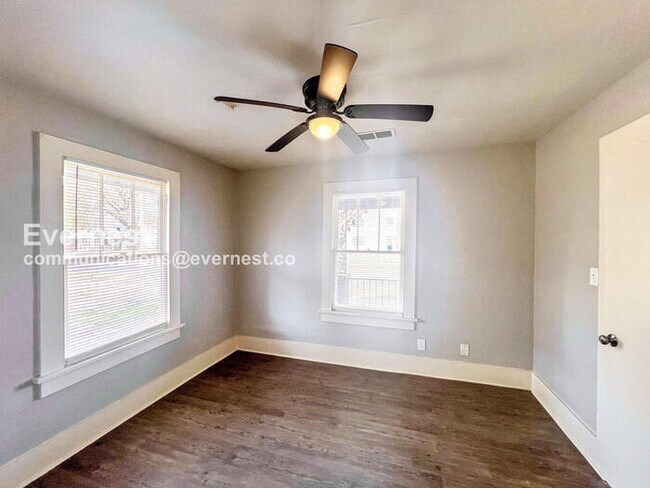 Building Photo - 114 W 18th St