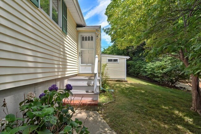 Building Photo - 4 Edgemont Ave