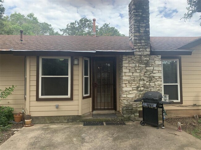 Building Photo - 11701 Bayou Bend