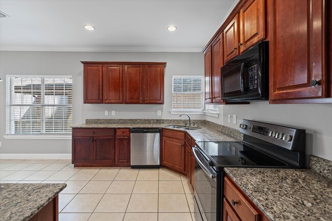 Building Photo - 27572 Claiborne Cir